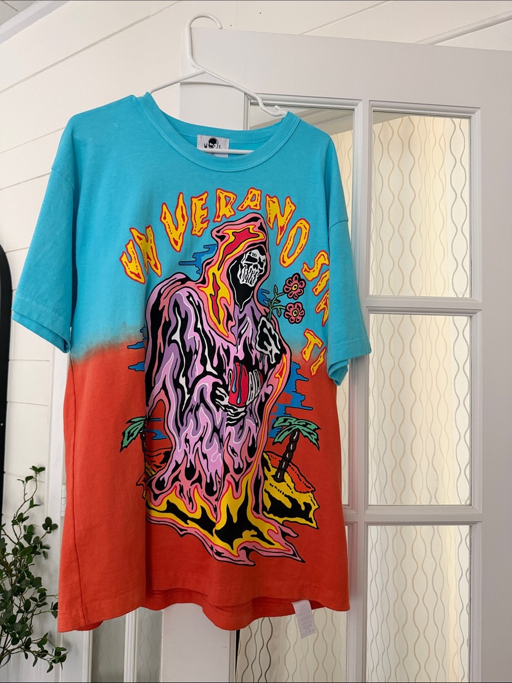 Warren Lotas - Un Verano Sin Ti - Bad Bunny Graphic Tee Only worn once